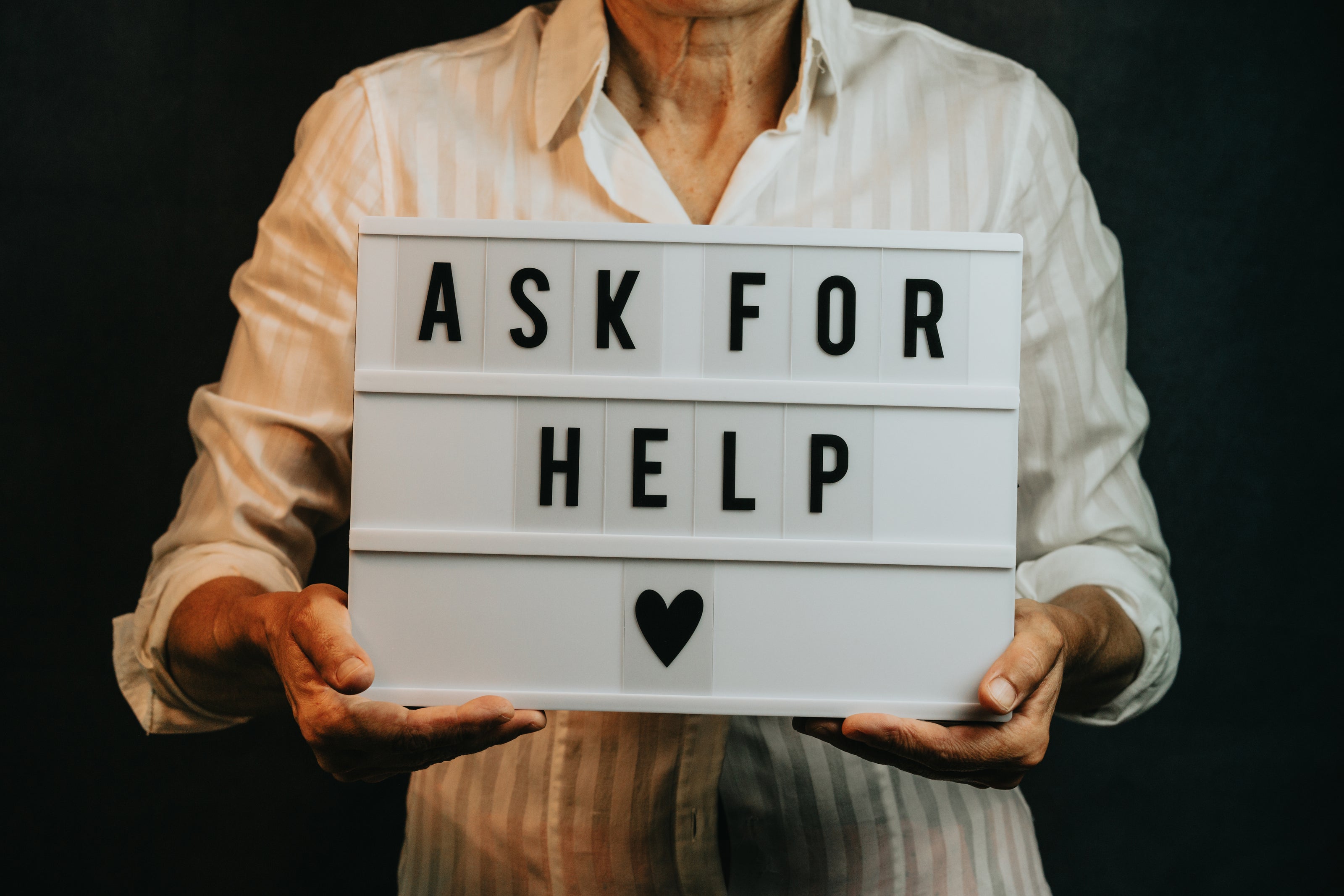 Vrouwen vinden het moeilijk om hulp te vragen. Kom voor jezelf op zoek de juiste hulpverlener die naar je luistert. Verder kijkt als het voorschrijven van medicijnen.